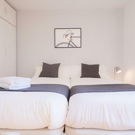Malagueta Blue Apartment Malaga Bagian luar foto