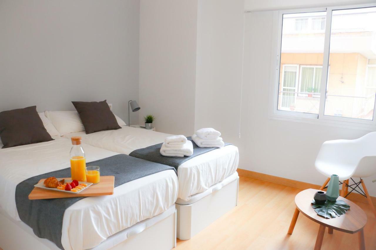 Malagueta Blue Apartment Malaga Bagian luar foto