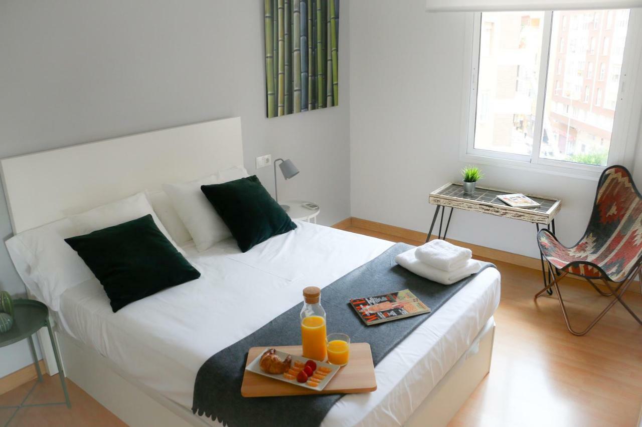 Malagueta Blue Apartment Malaga Bagian luar foto