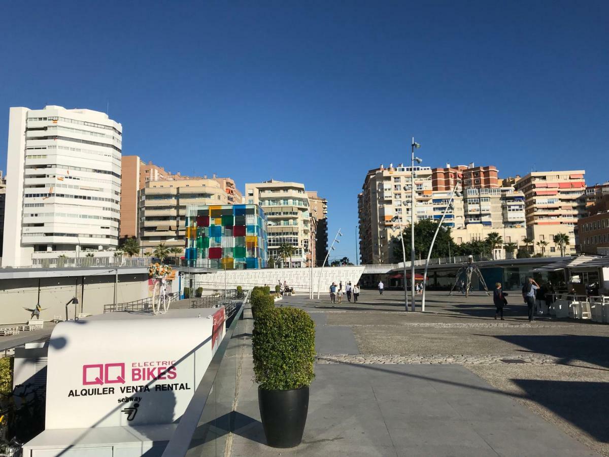 Malagueta Blue Apartment Malaga Bagian luar foto