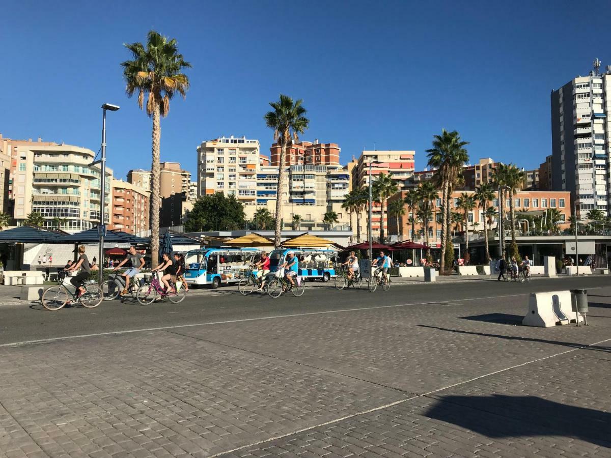 Malagueta Blue Apartment Malaga Bagian luar foto