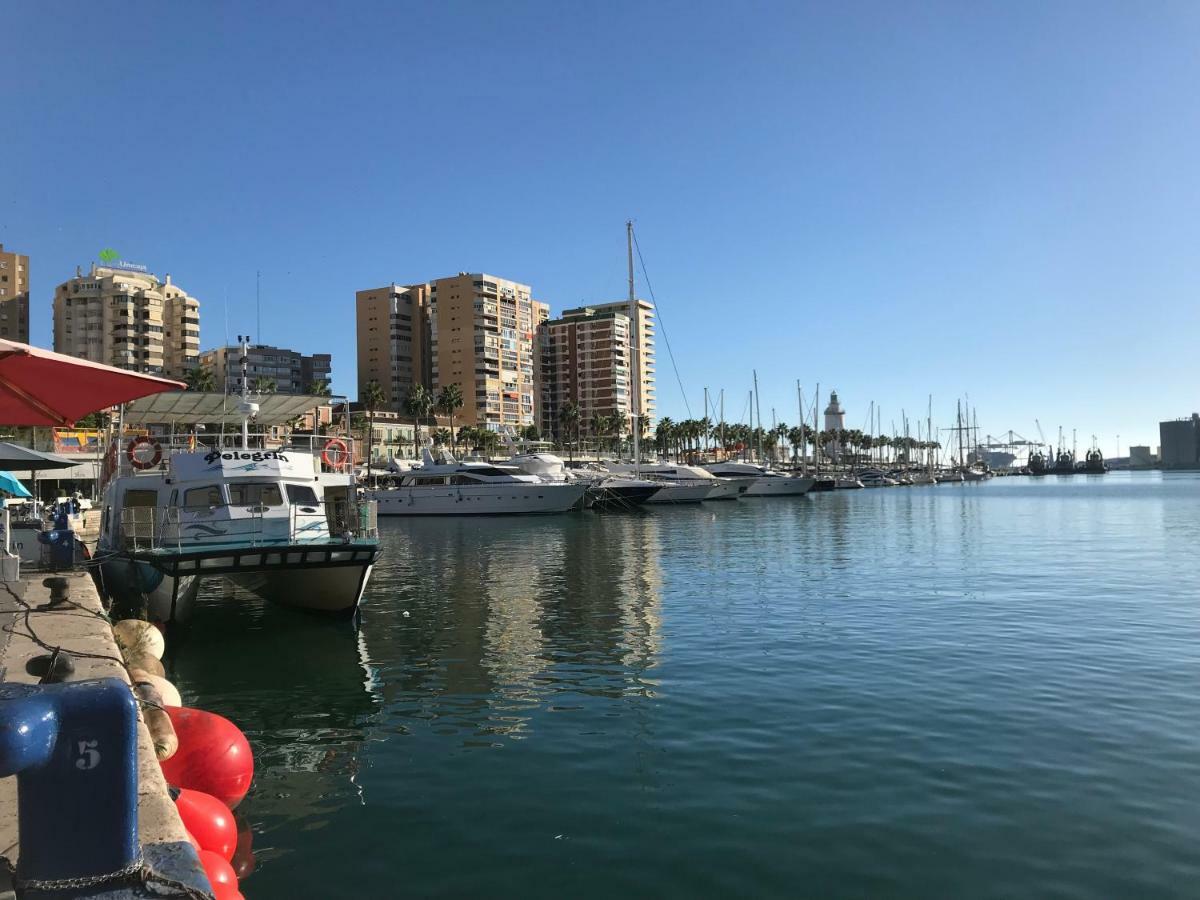 Malagueta Blue Apartment Malaga Bagian luar foto