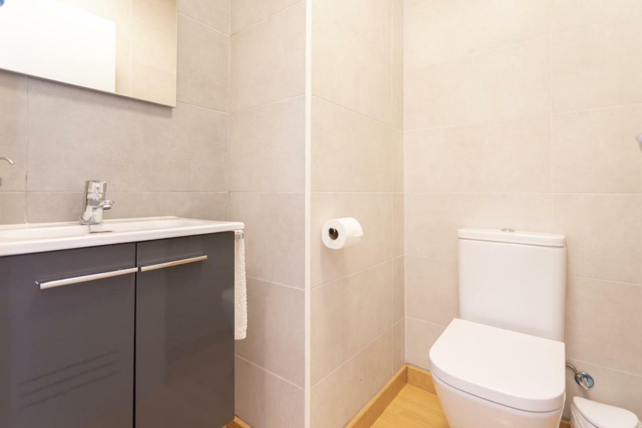 Malagueta Blue Apartment Malaga Bagian luar foto